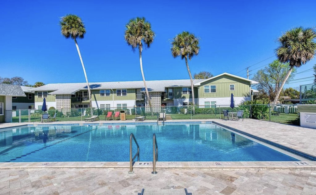 840 Center Avenue - 96